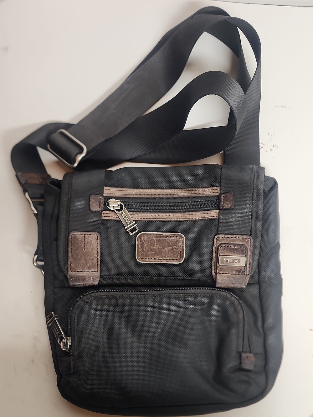 Tumi Black Messenger Crossbody Bag w/Brown Leather Accent Magnetic Front Closure